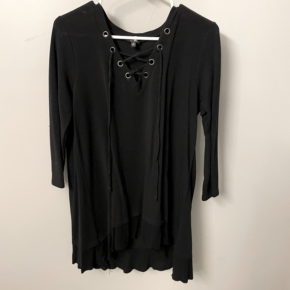 Women’s black shirt